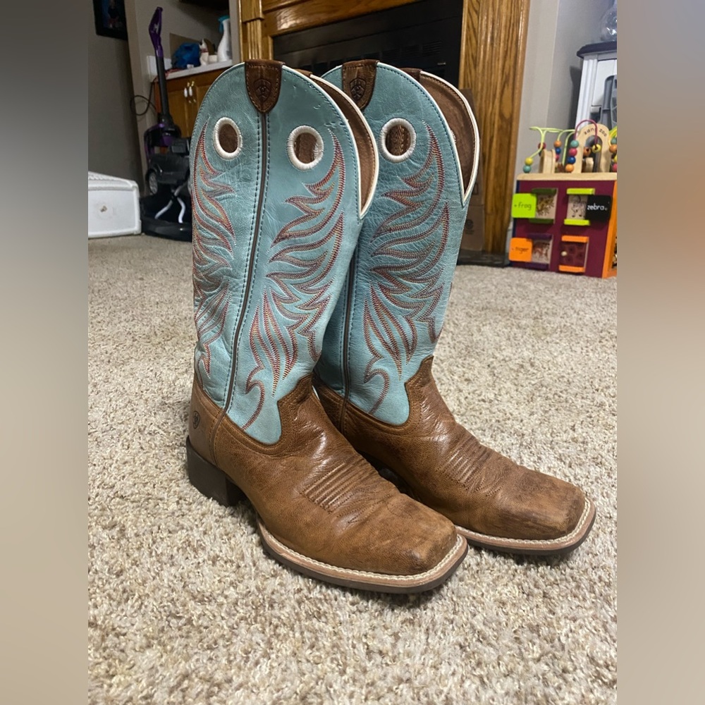 Women’s ariat boots